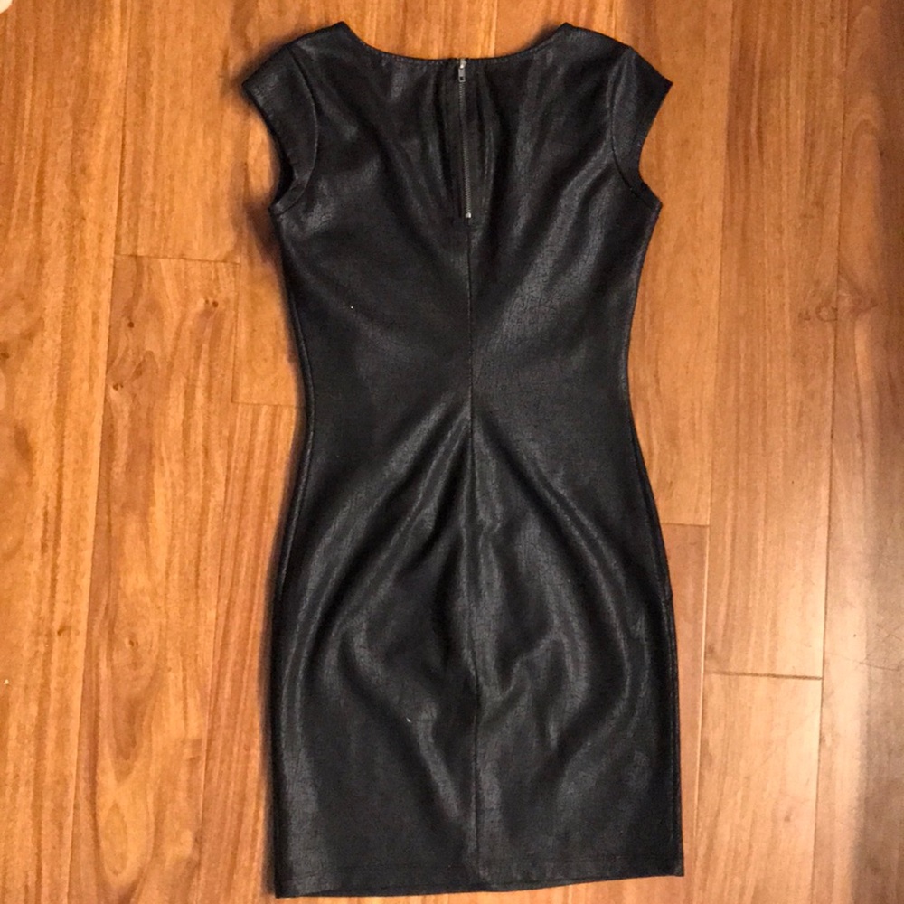 LBD - Picture 3 of 6